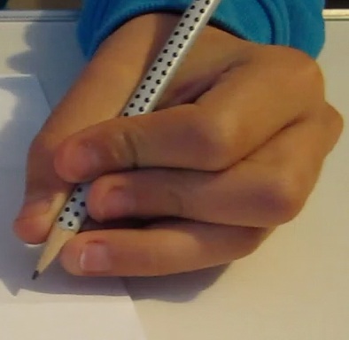 alexandre : un gaucher qui tenait mal son crayon